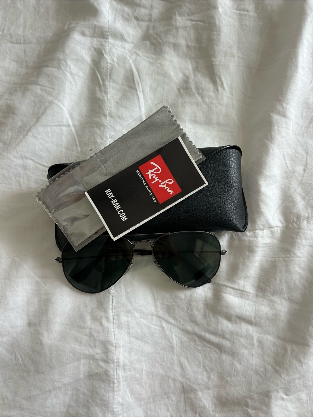 BRAND NEW Ray-Ban Classic Black Aviator Sunglasses